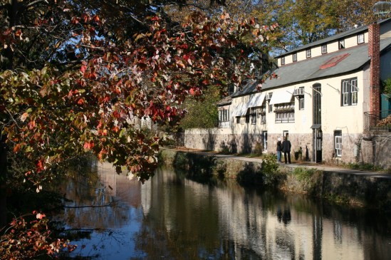 Here's a canal in NJ! We found a cache that was a fake bolt right near here. 