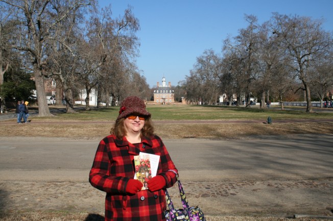 Here I am with the Governor's palace behind me. Don't judge my purse not matching-lol 